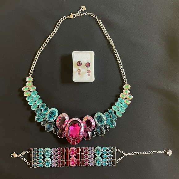 Swarovski Purple Earrings - Picture 3 of 3